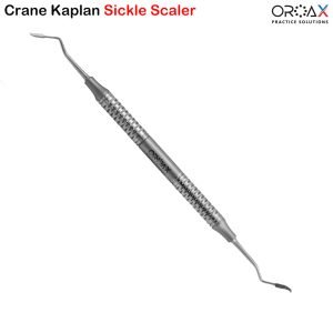 Periodontal Crane Kaplan Dental Sickle Scaler Plaque Remover Tooth Scraper Détartreur en faucille dentaire Crane Kaplan pour parodontologie Raspador periodontal en forma de hoz Crane Kaplan para eliminación de placa dental Raspador periodontal en forma de hoz Crane Kaplan para eliminación de placa dental Parodontaler Sichelscaler Crane Kaplan zur Plaqueentfernung 标题：克雷恩-卡普兰牙周镰刀刮治器 (Kèláiēn-Kǎpúlán Yázhōu Lián dāo Guāz